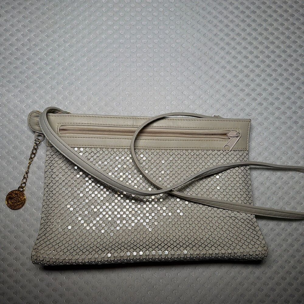 Vintage Whiting & Davis White Leather Metal Purse